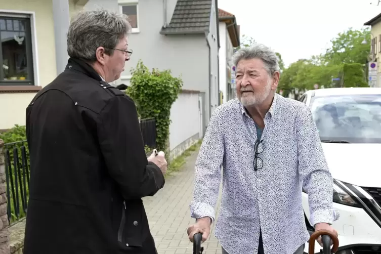 Volker Endres im Gespräch mit Michael Wiesner (rechts).