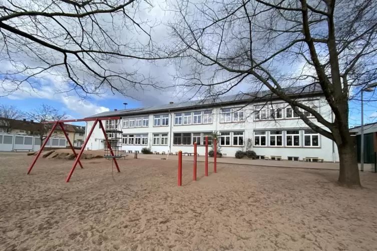 Die Otterbacher Grundschule: Die Nachmittagsbetreuung wird teurer in der Verbandsgemeinde. 