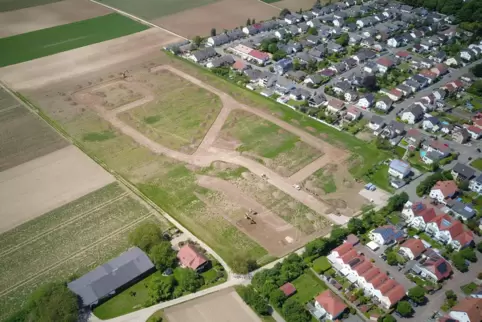 Das Baugebiet Südwest wird erschlossen, und der Verlauf der Straßen ist schon erkennbar. 