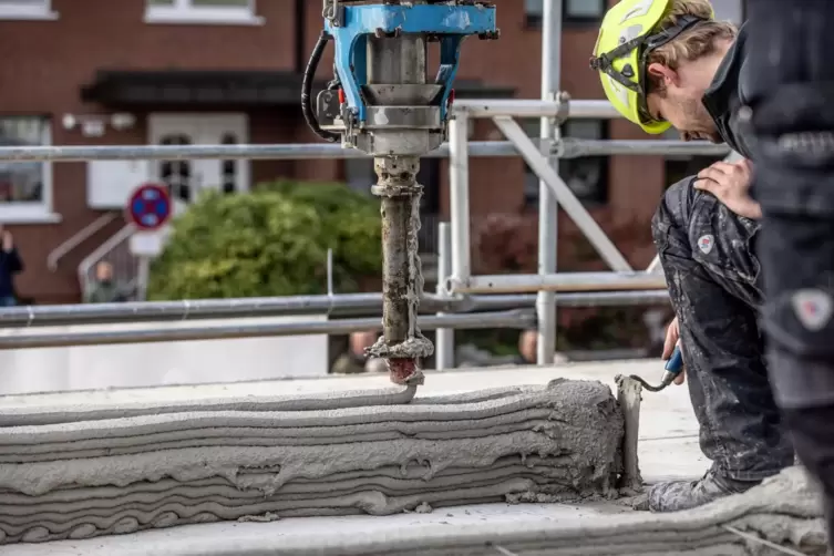 In Nordrhein-Westfalen entstand 2023 das erste öffentlich geförderte Mehrfamilienhaus aus dem 3D-Drucker. 