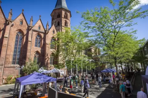 Ort des Gottesdienstes und des Konzertes: die Stiftskirche in Kaiserslautern.