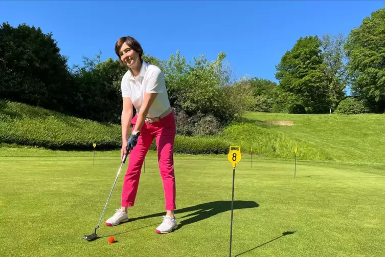 Schreibt lieber an ihren Büchern weiter, als auf dem Golfplatz ihr Handicap zu verbessern: Kristina Hortenbach. 