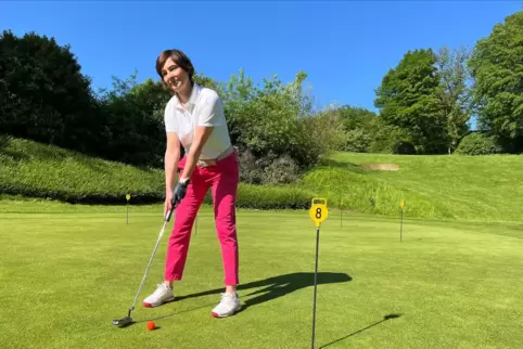 Schreibt lieber an ihren Büchern weiter, als auf dem Golfplatz ihr Handicap zu verbessern: Kristina Hortenbach. 