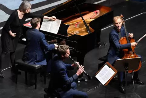 Das „Ottensamer-Trio“ stellte im Saalbau seine Meisterschaft unter Beweis.