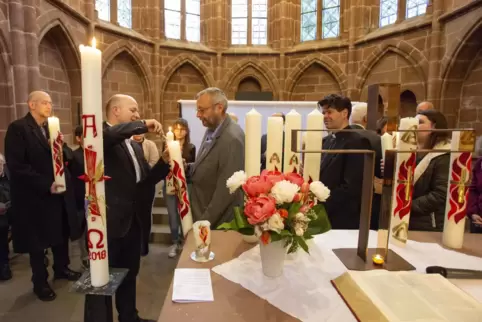 Die „Nacht der Kirchen“ beginnt wieder mit der Aussendung des Pfingstfeuers in der Stiftskirche – wie auf diesem Foto aus dem Ja