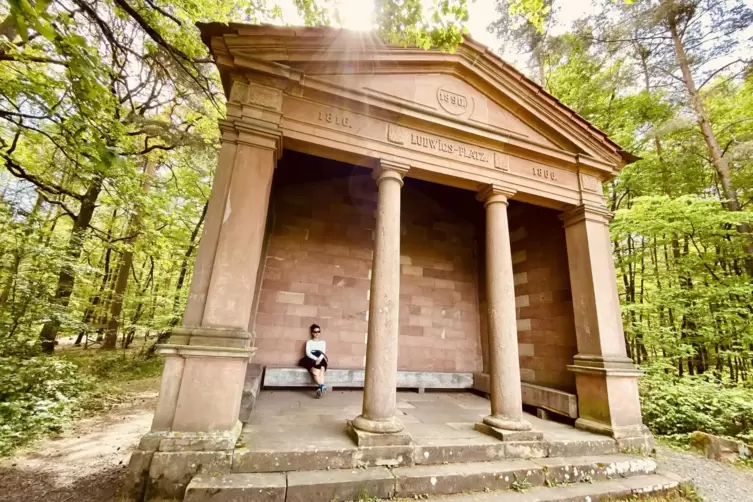 Klassizistisches Tempelchen für den bayerischen Märchenkönig: die Ludwigshalle auf dem Kriegsberg.