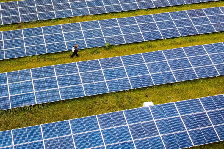 Gebaut werden soll eine sechseinhalb Hektar große Freiflächen-Photovoltaikanlage. 