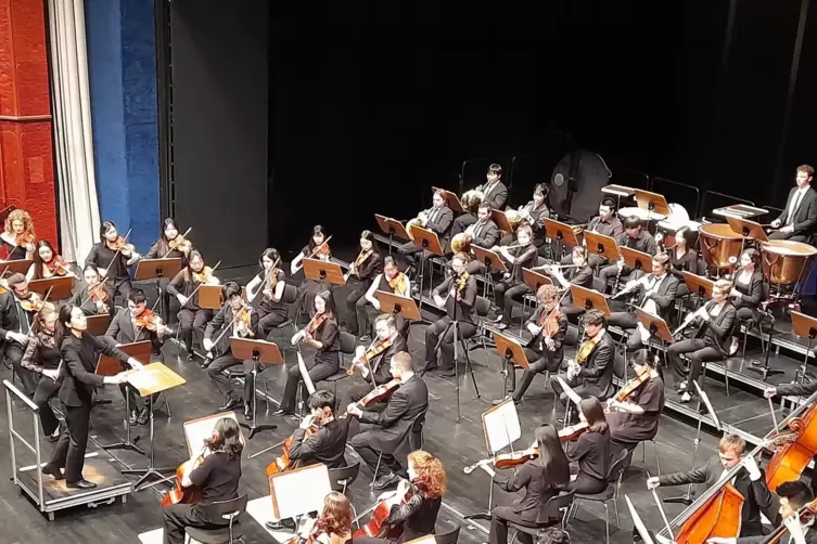 Sinfonieorchester der Musikhochschule Mannheim im Saalbau.