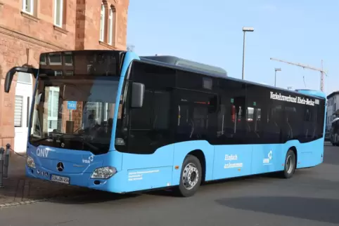 Sind Bus und Bahn unzureichend aufeinander abgestimmt, ist es nicht einfach, zur Schule zu kommen. 