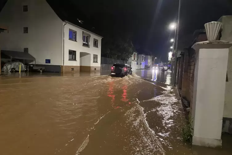 In der Kaiserstraße stand das Wasser in der Nacht auf Samstag knöchelhoch. 