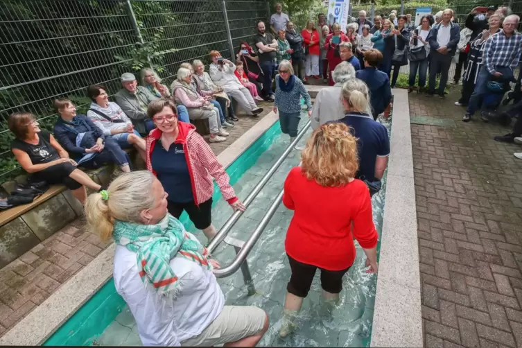 Hat sich zu einem kleinen Volksfest entwickelt: die Eröffnung der Kneipp-Saison im Mühlturmpark.