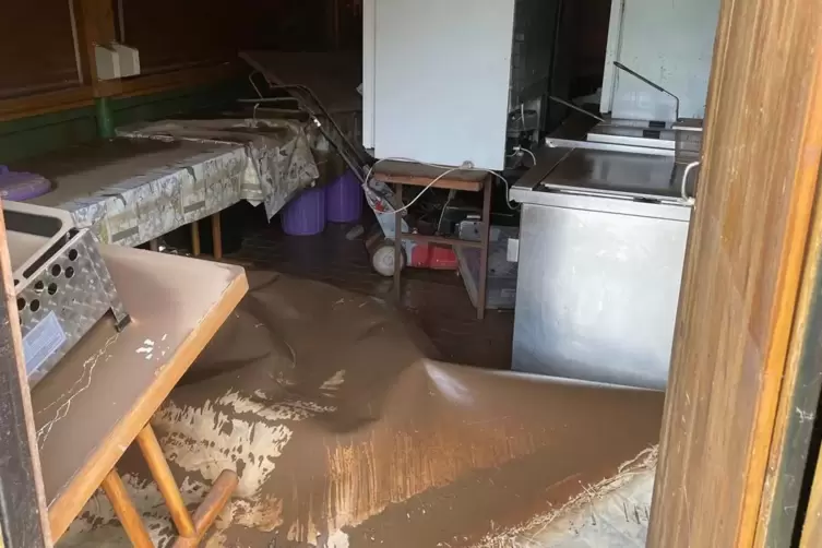 Das Hornbach-Hochwasser hat auf dem Gelände des Obst- und Gartenbauvereins Rimschweiler große Schäden hinterlassen. 