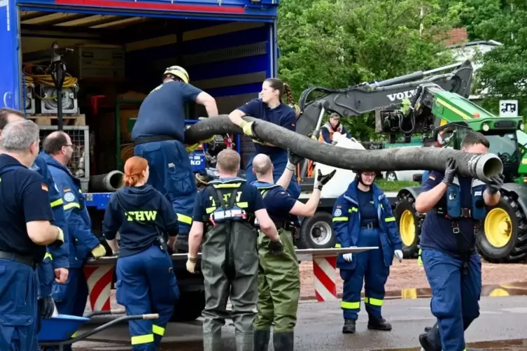 Gemeinschaftsgeist: THW-Helfer aus Frankenthal, Speyer und Worms arbeiteten Hand in Hand. 