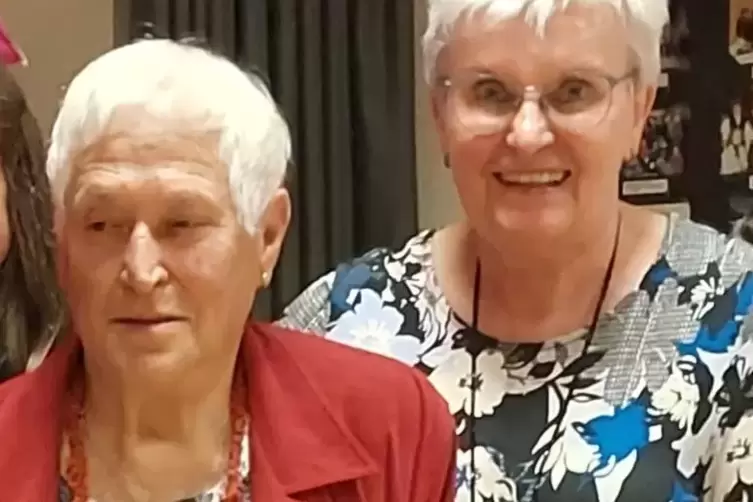 Seit Jahrzenten bei den Landfrauen: Ingrid Lawall (links) und Marlene Kuschke. 