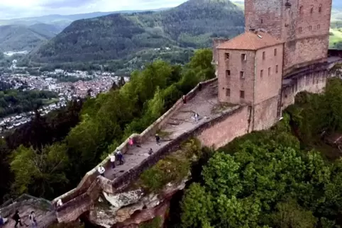 2019 wollten vier Bewerber Bürgermeister der Trifelsstadt Annweiler werden. Diesmal gibt es nur eine Kandidatin. 