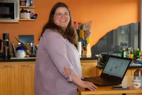 Wenn die Töchter Hunger haben, verlegt Nicole Eicher ihr Büro schon mal in die Küche: Die Beigeordnete ist froh, dass sie viele 