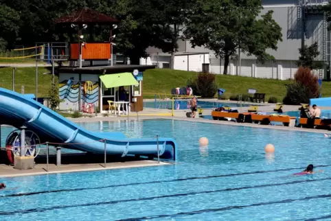 Um die Wassertemperatur im Rebmeerbad in Bad Bergzabern wird seit einem Jahr gestritten. 