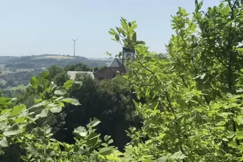 Blick auf die Propsteikirche St. Remigius: Der Remigiusberg ist ein beliebtes Ziel bei Wanderern und Radfahrern.