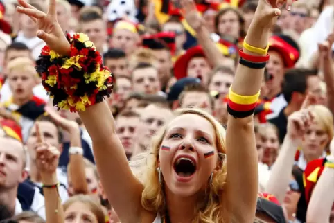 Der Schlossplatz soll am 14. Juni in den deutschen Nationalfarben erstrahlen. 