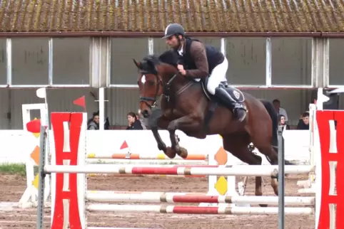 Steffen Schmalenberger aus Trippstadt greift nach dem Sieg.