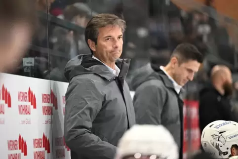 Bleibt Trainer der Adler: Dallas Eakins. 