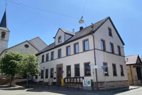 Das Gemeindehaus und der angrenzende Bürgerhof sollen zum richten Gemeindezentrum werden. 