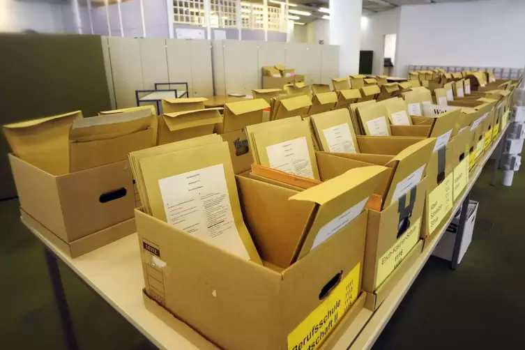 In solchen Boxen werden die Wahlbriefe gesammelt.