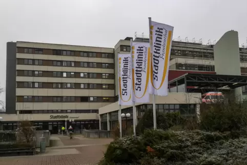 Der Rechtsstreit der Stadt mit dem ehemaligen Kaufmännischen Direktor der Stadtklinik läuft seit nunmehr vier Jahren. 