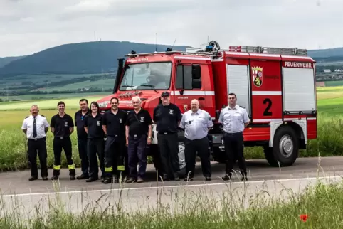 Begleitet vom Brand- und Katastrohenschutzinspekteur des Donnersbergkreises, Eberhard Fuhr, nahm eine Delegation von Wehrleuten 