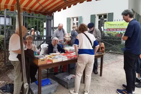 Stießen auf reges Interesse: die Bücherstände zum Abschluss der Literarischen Lese Freinsheim.