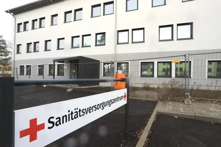 Wartet seit Jahren auf seine Endabnahme: das neue Sanitätsversorgungszentrum.