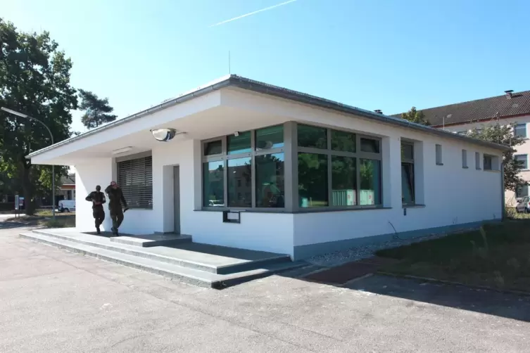 Bereits vor etwa zwölf Jahren ist das neue Wachgebäude am Kasernentor fertiggestellt worden. 