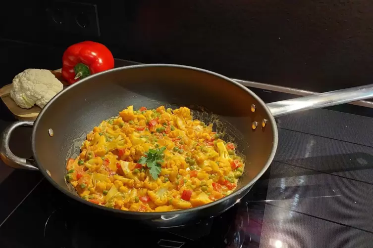 Fruchtig-pikant: Blumenkohlcurry mit Aprikosen.