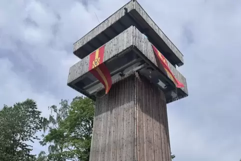 Der Aussichtsturm bei Krickenbach kann nun genutzt werden. 