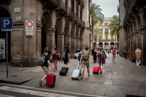 Blick auf Barcelonas Touristenmeile La Rambla. 