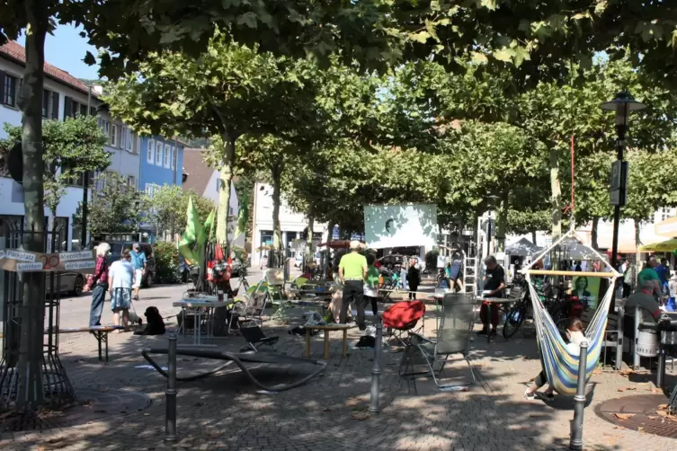 Die Hälfte des Stadtplatzes wird am Samstag umgewidmet. 