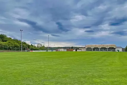 Der Fußballplatz des SV Schallodenbach: Den Rasen legte sich der Verein erst 2007 zu.