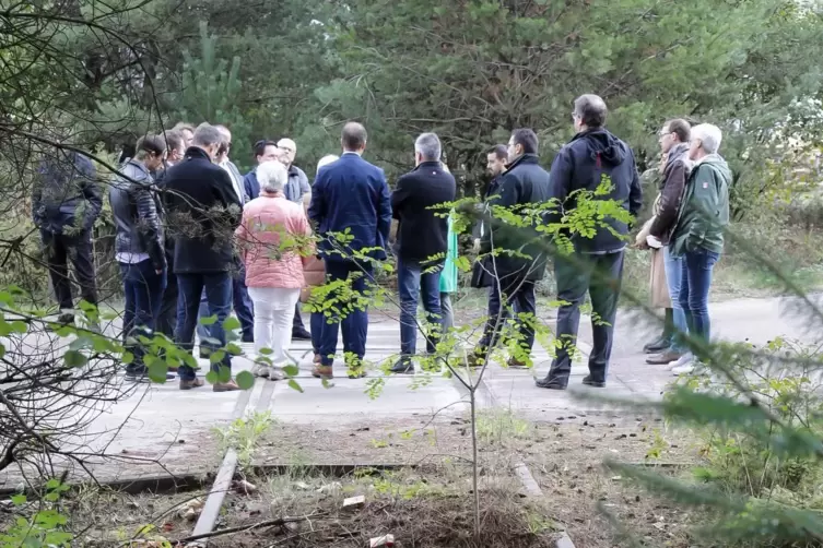 Im September 2022 besuchten Landes- und Kommunalpolitiker das Tanklagergelände. 