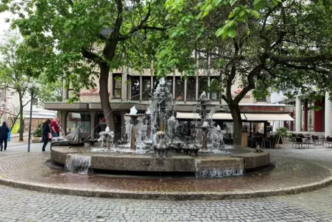 Der Elwetritschebrunnen liegt im einstigen Sanierungsgebiet Klemmhof.