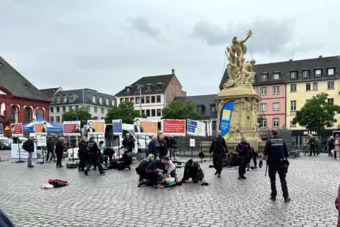 Die Polizei nahm den Angreifer sofort fest.