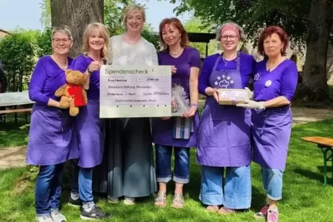 Von links nach rechts: Sabine Müller, Margaret Weinbrenner, Petra Tölle (Bärenherz), Sonja Winterwerb, Ulrike Breitwieser, Marti