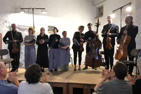 Applaus, Applaus: Zwei Streicherquartette, Mandelring und Quatuor Zaide, sowie der Kontrabassist Dominik Wagner werden bejubelt.