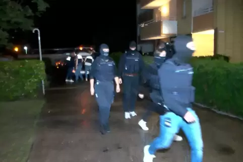 Polizisten in Heppenheim.