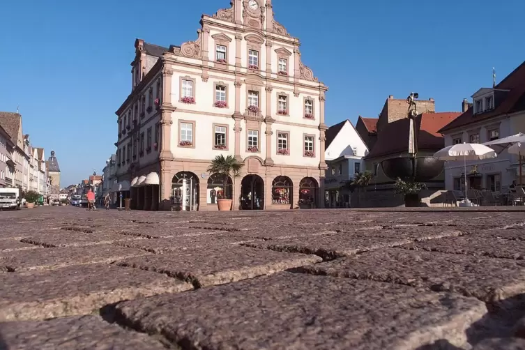 Maximilianstraße: neues Pflaster, alte Münze.