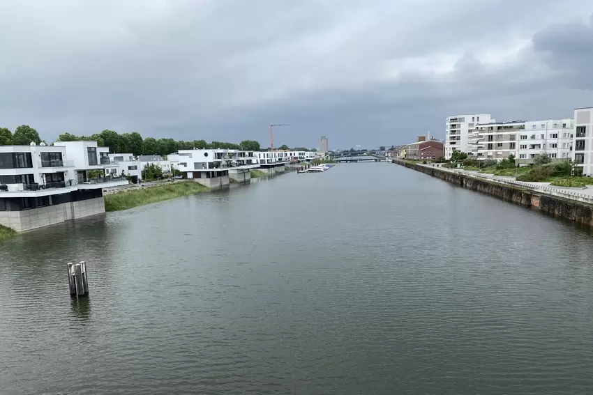 Der Hochwasserschutz für die Häuser am Luitpoldhafen und am Rheinufer Süd ist auf einen Pegel von 9,35 Meter ausgelegt.