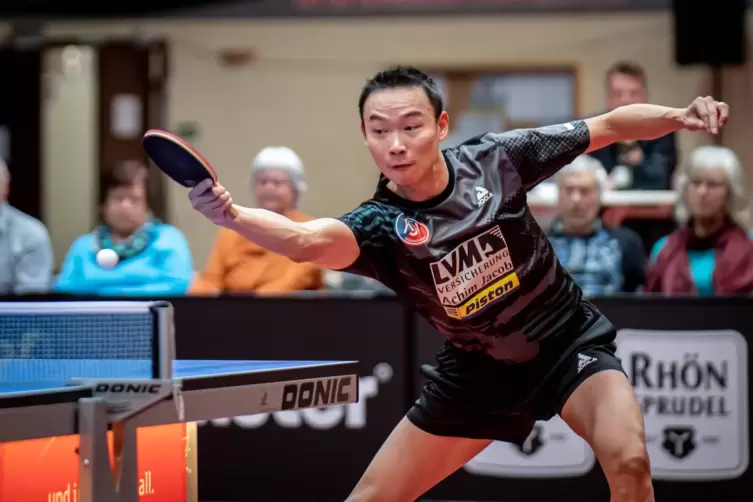 Wang Xi, hier noch im Trikot des Tischtennis-Bundesligisten ASV Grünwettersbach, geht für die TSG Kaiserslautern in der Dritten 