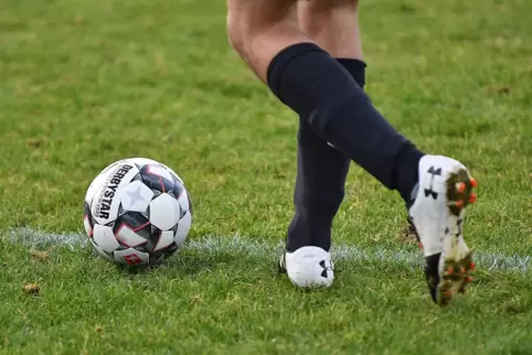 Im Fußball ist manchmal auch wichtig, was sich neben dem Platz ereignet. 