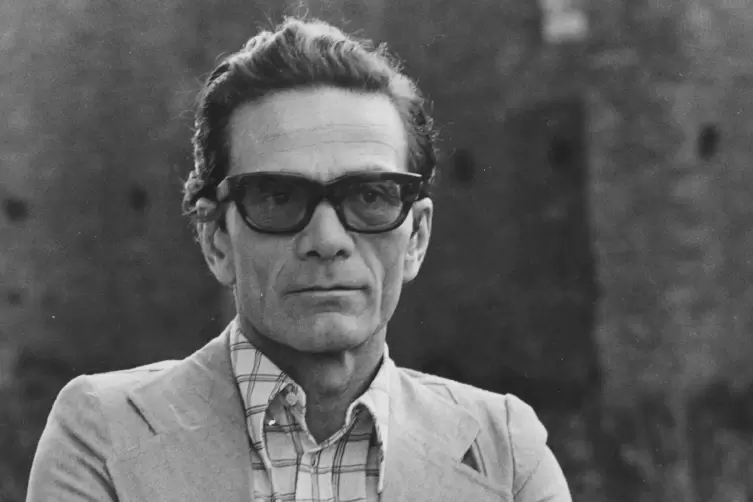 Pier Paolo Pasolini, der bei uns vor allem als Regisseur bekannt ist, gehört zu den wichtigsten italienischen Dichtern nach dem 