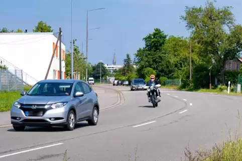 Einladend: Straßen wie die Industriestraße sind bei Bikern aufgrund ihres Wechsels aus Kurven und Geraden beliebt, sagt die Poli