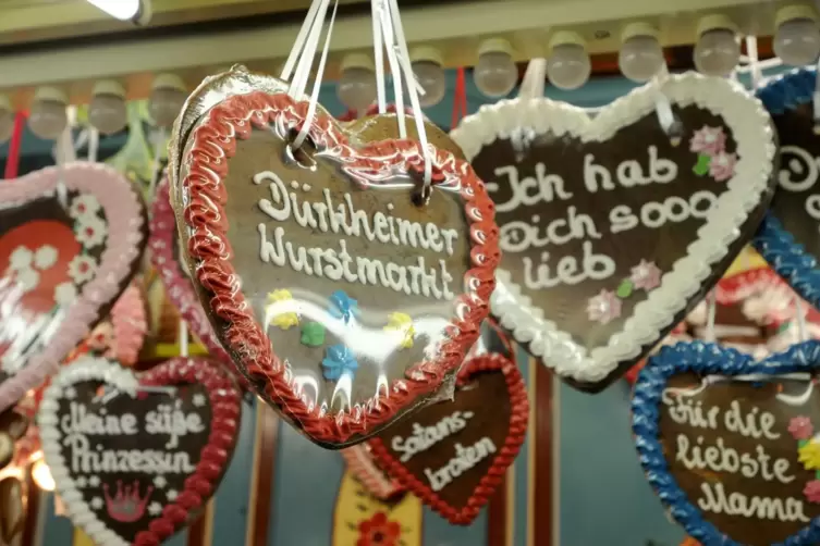 Ein Herz für den Wurstmarkt: In diesem Jahr können Liebende auf dem Fest heiraten. 